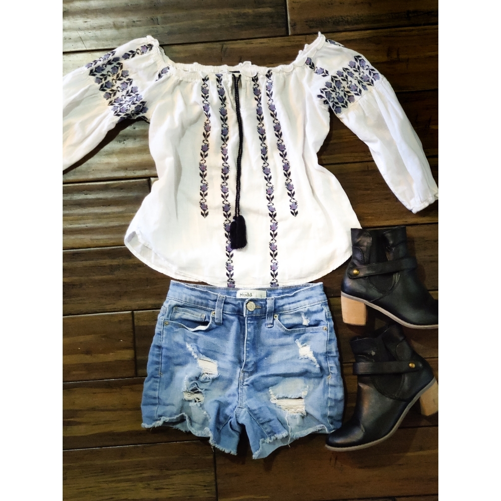 SOLD Abercrombie and Fitch Embroidered Top XS